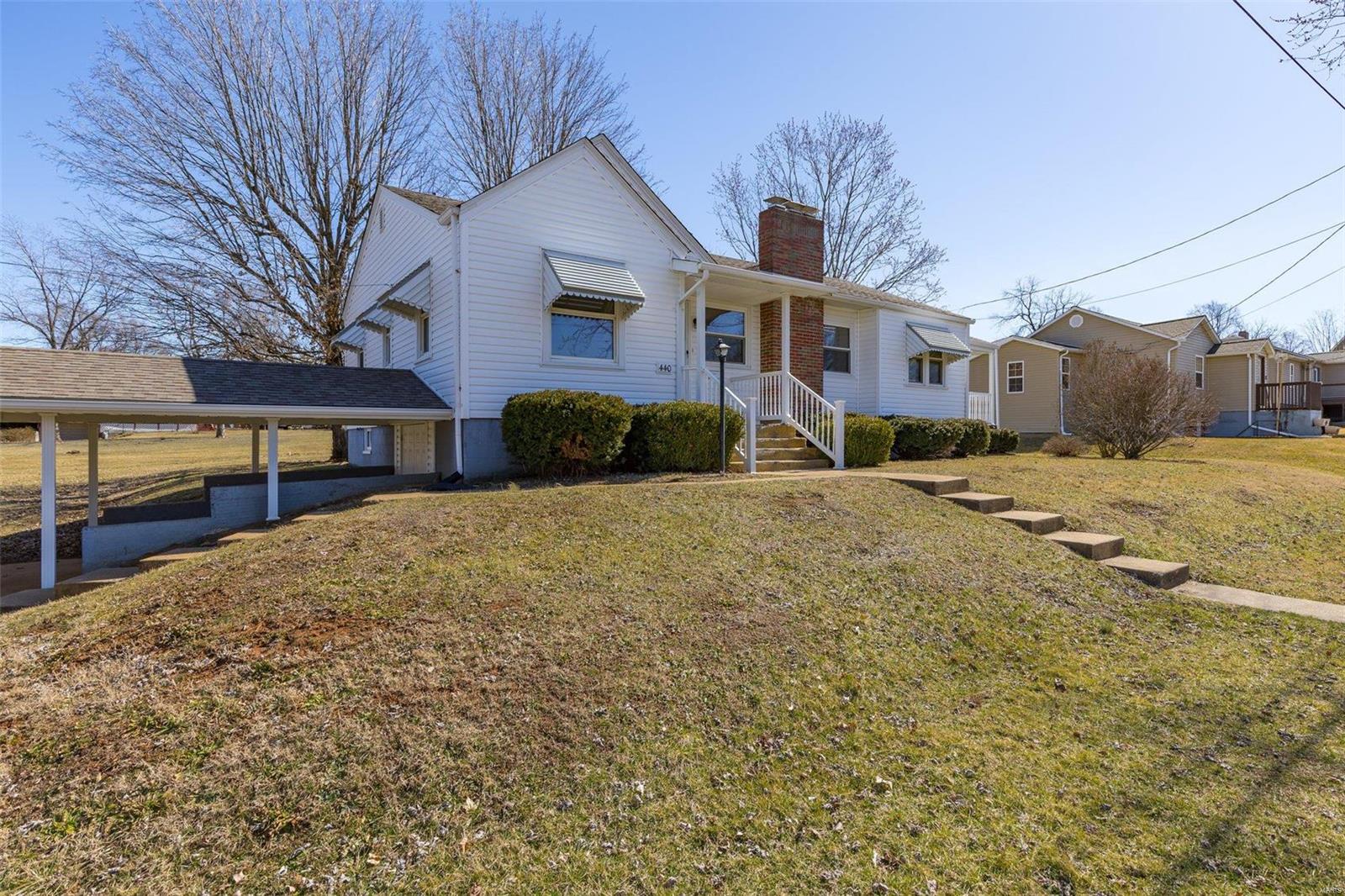 440 N Division Property Photo 4
