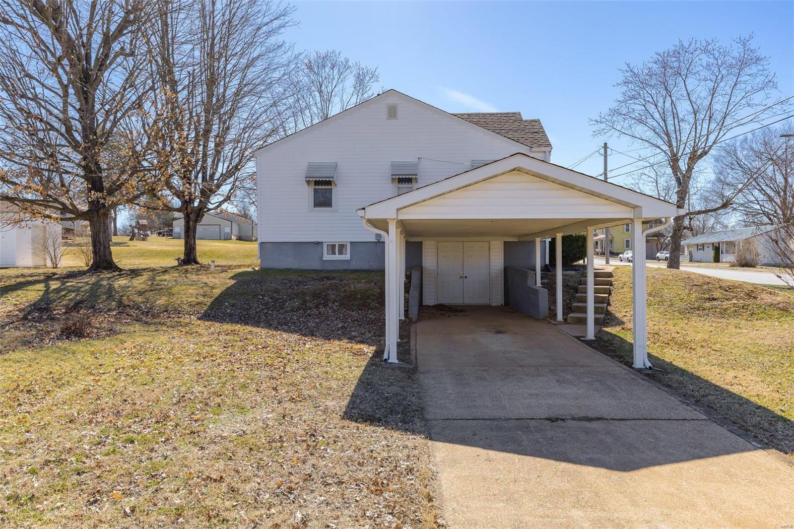 440 N Division Property Photo 5