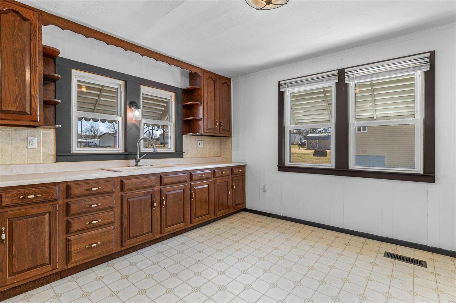 440 N Division Property Photo 28