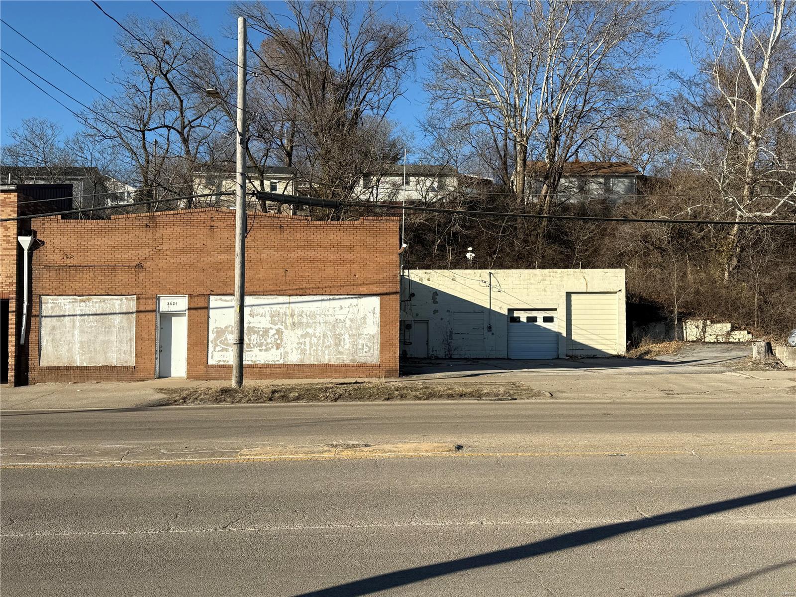 2624 E Broadway Property Photo