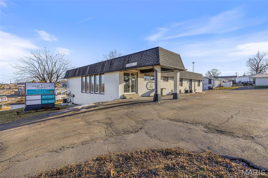 1421 E Main Property Photo 4