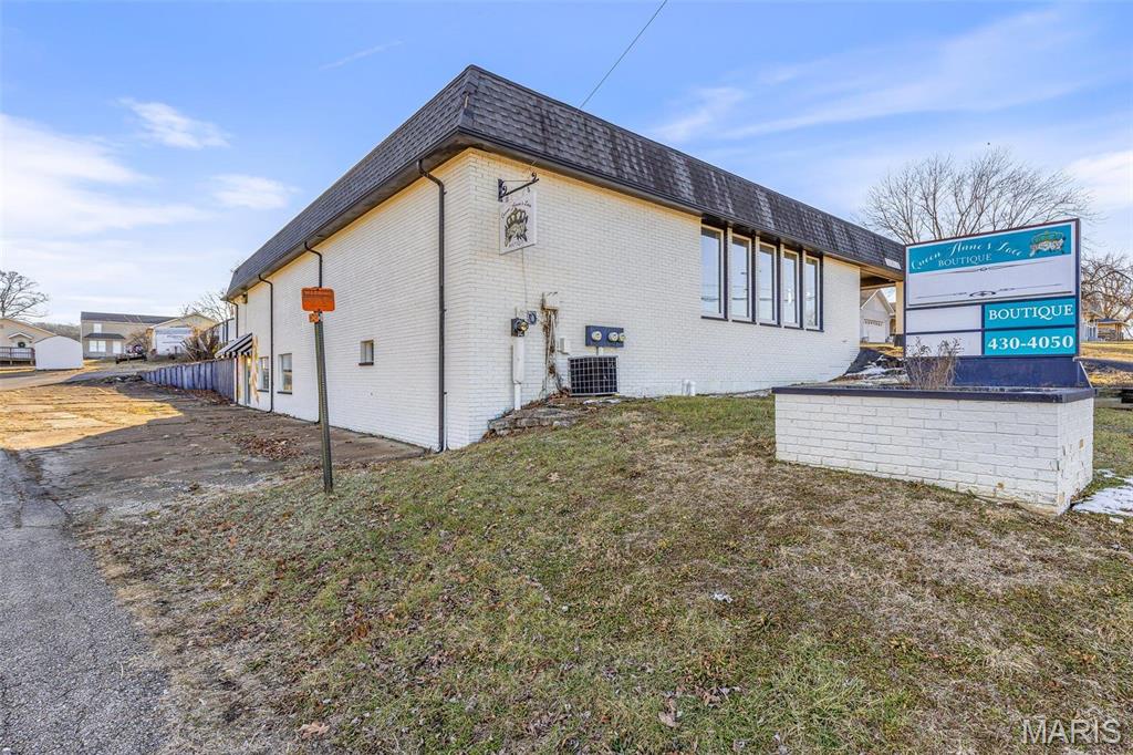1421 E Main Property Photo 5