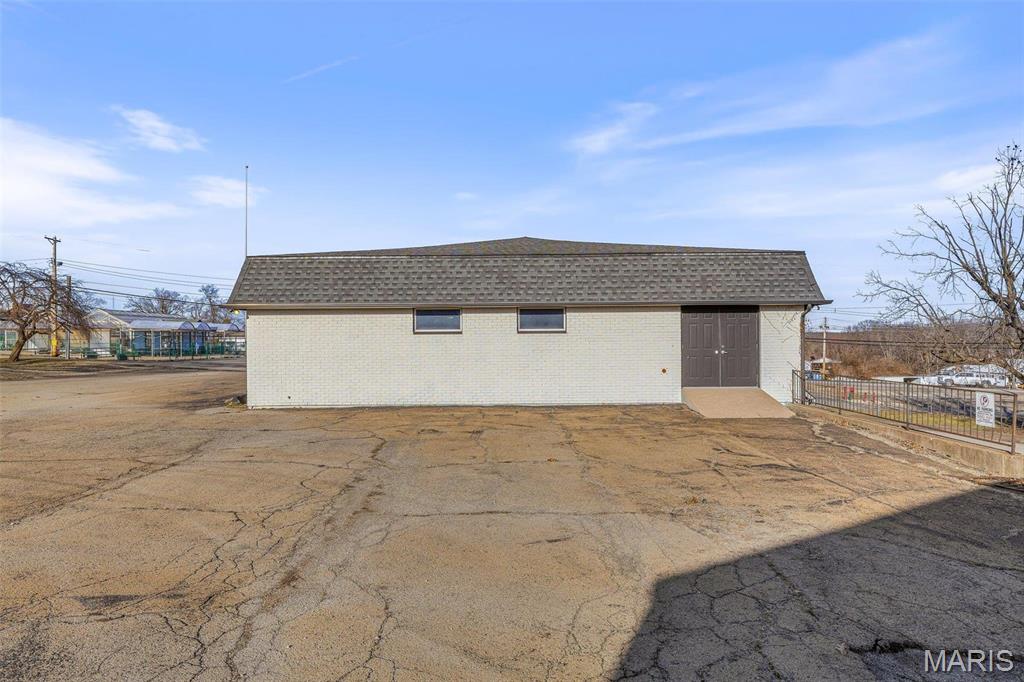 1421 E Main Property Photo 7
