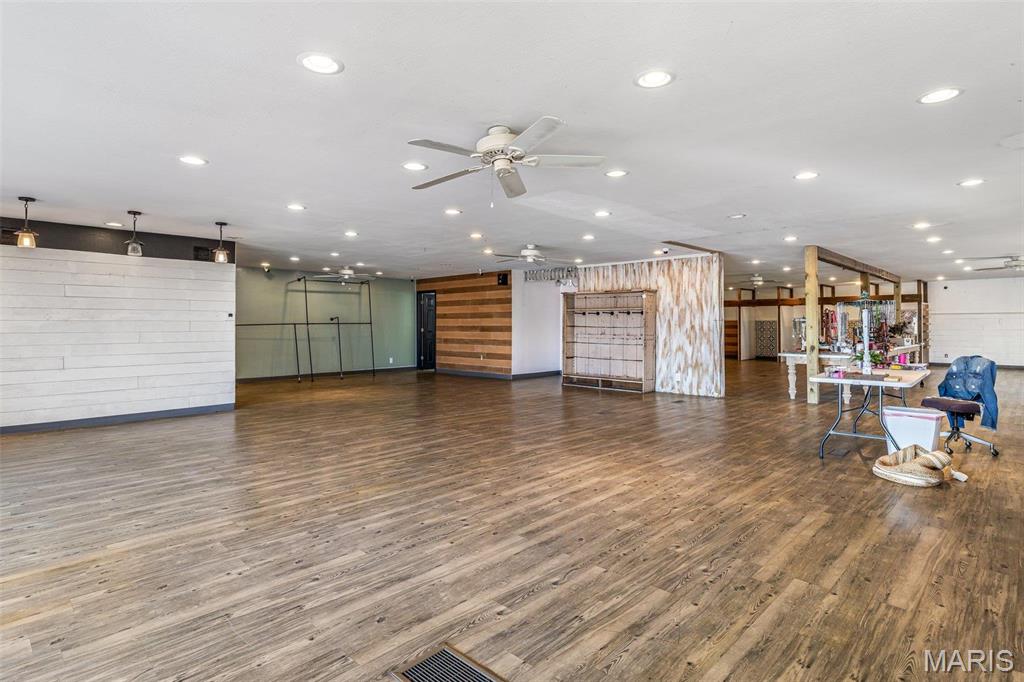 1421 E Main Property Photo 8