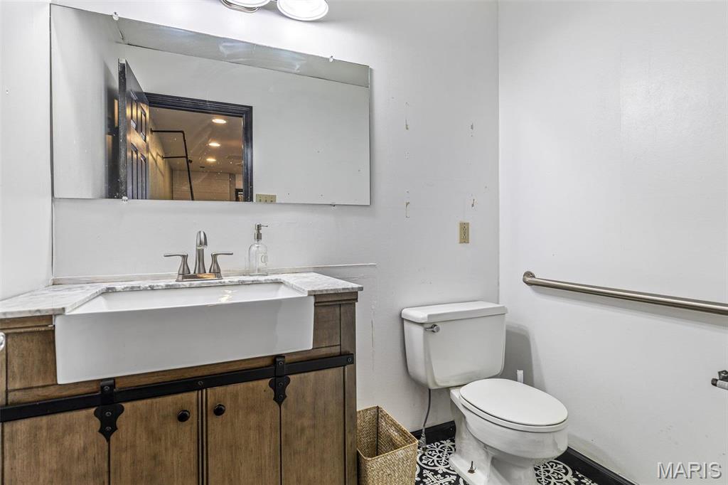 1421 E Main Property Photo 12