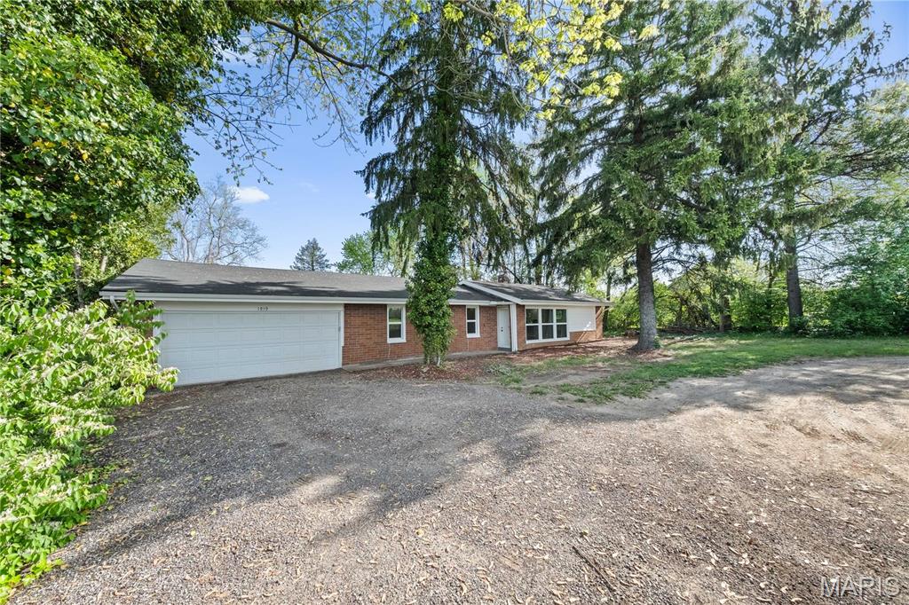 1919 Parker Road Property Photo 2