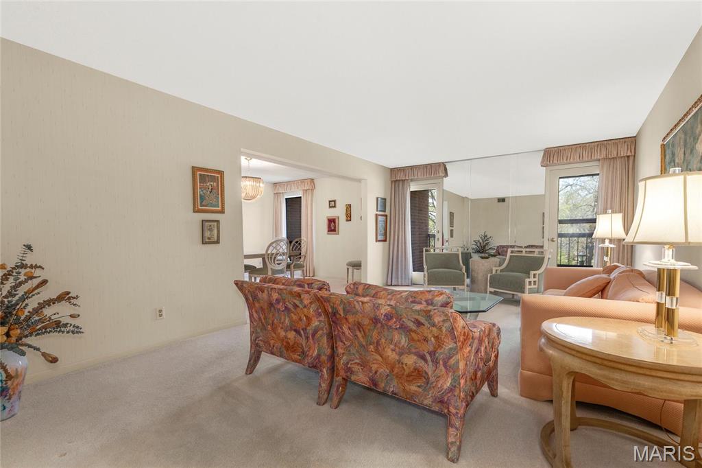 585 Coeur De Royale Drive 206 Property Photo 5