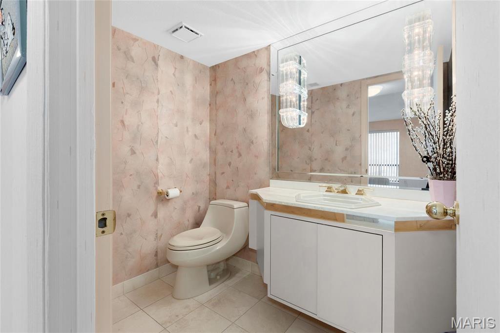 585 Coeur De Royale Drive 206 Property Photo 14