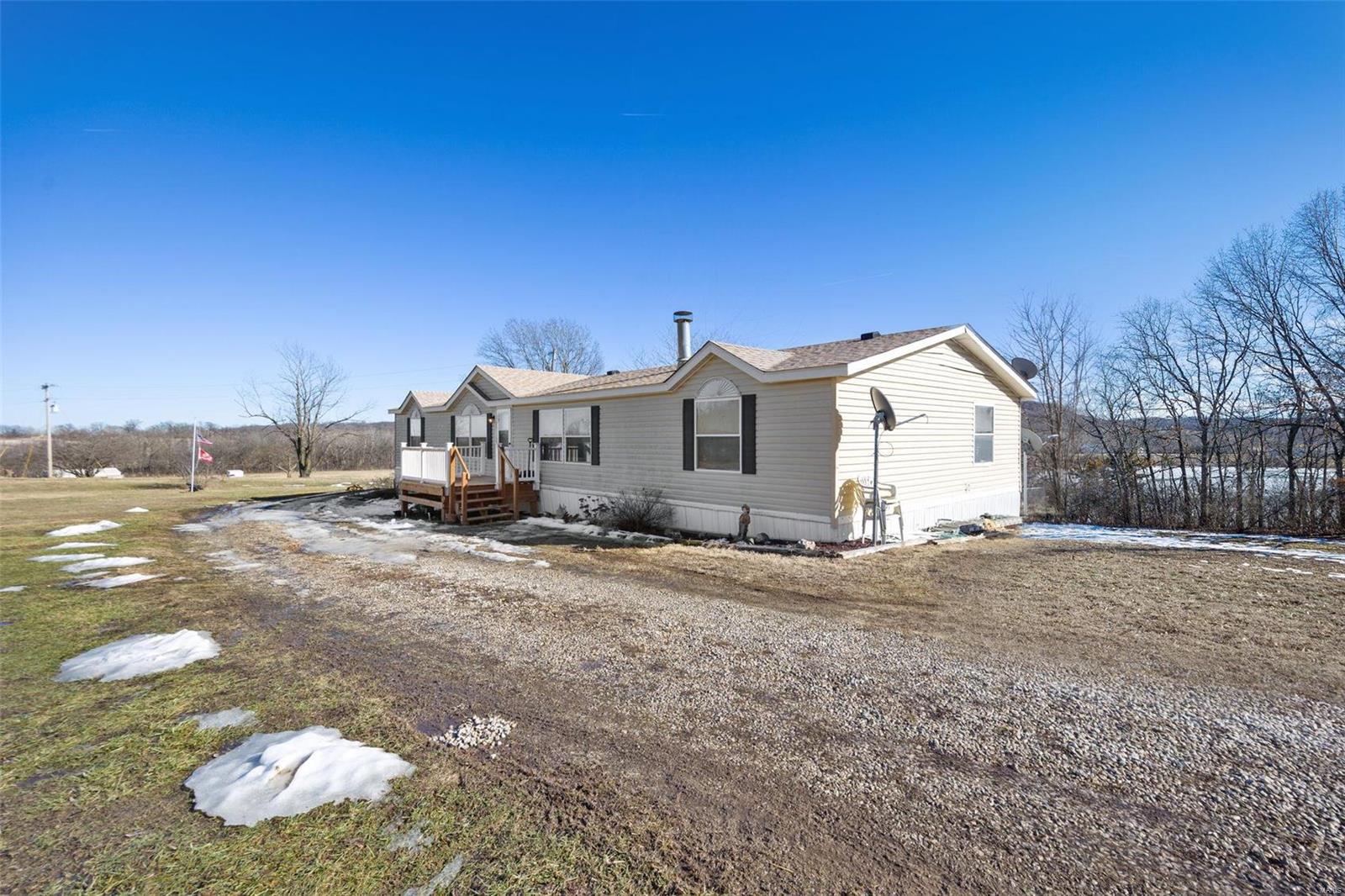 91 Lakeside Drive Property Photo 4