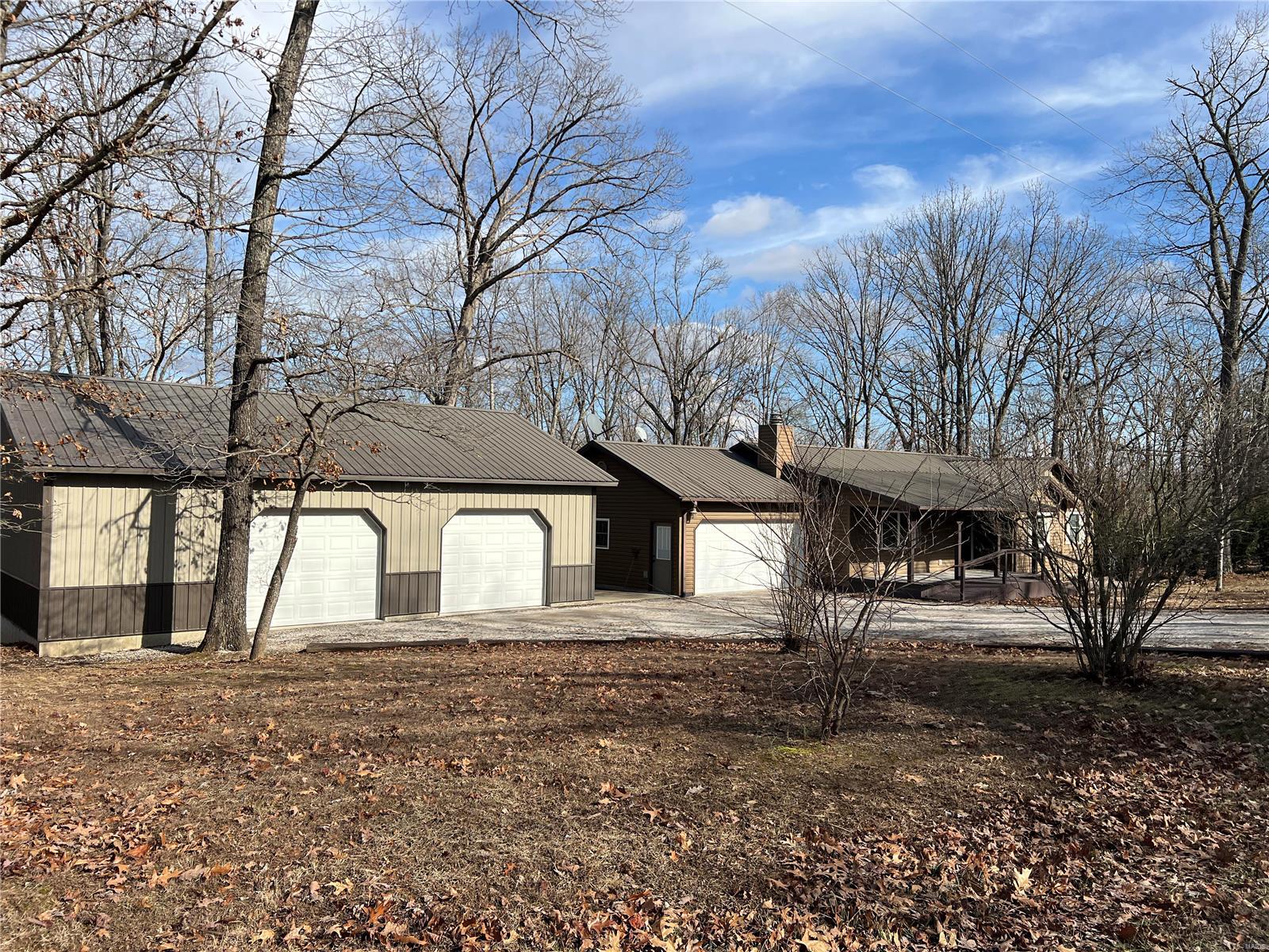 732 Woodridge Lane Property Photo 2