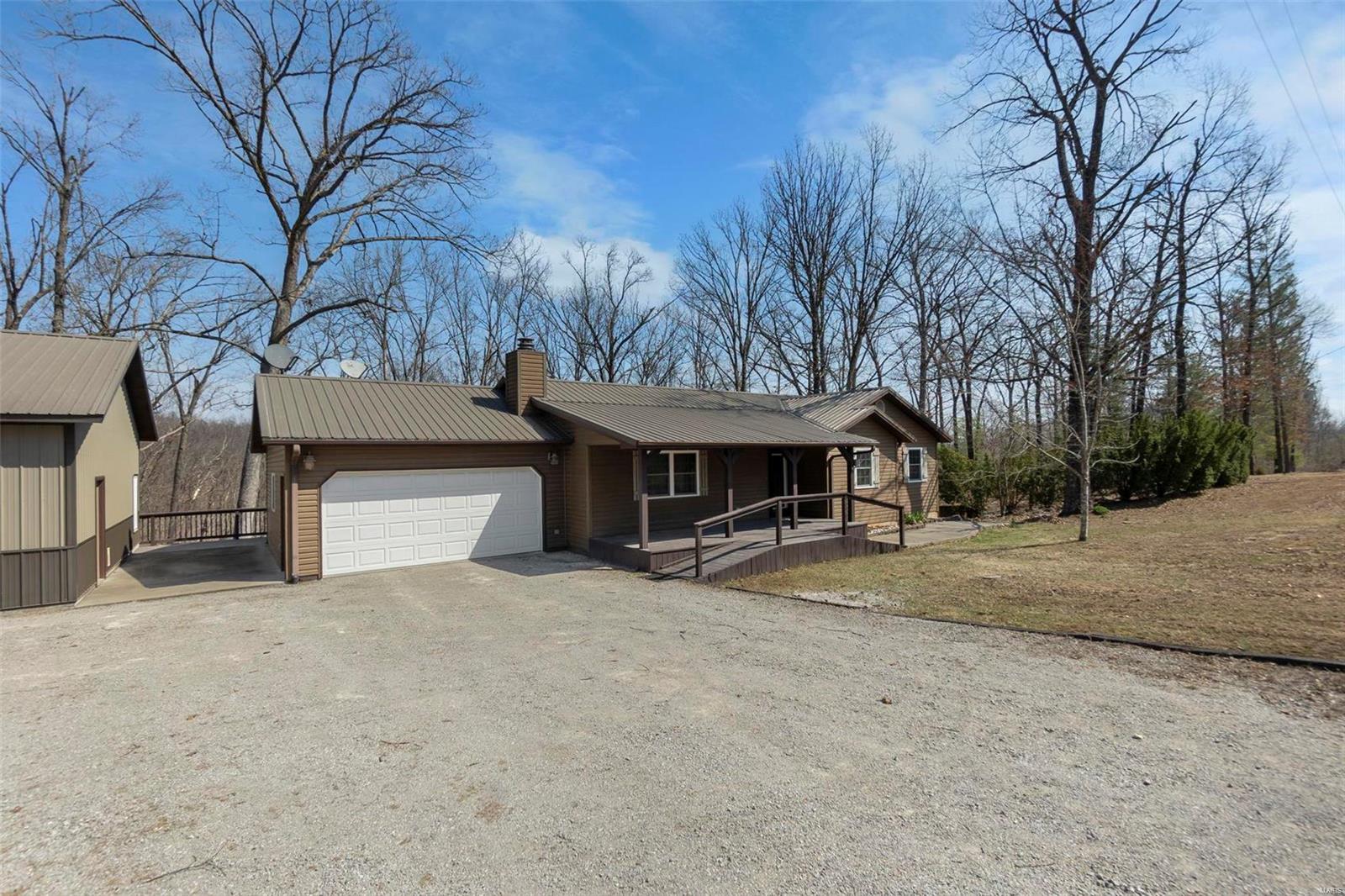 732 Woodridge Lane Property Photo 4