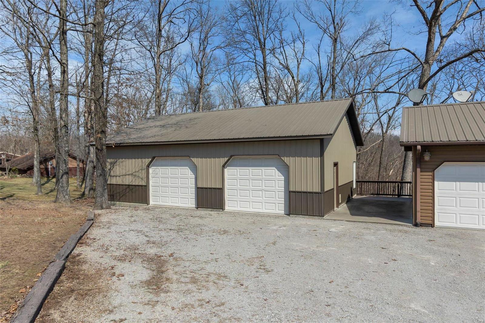 732 Woodridge Lane Property Photo 6
