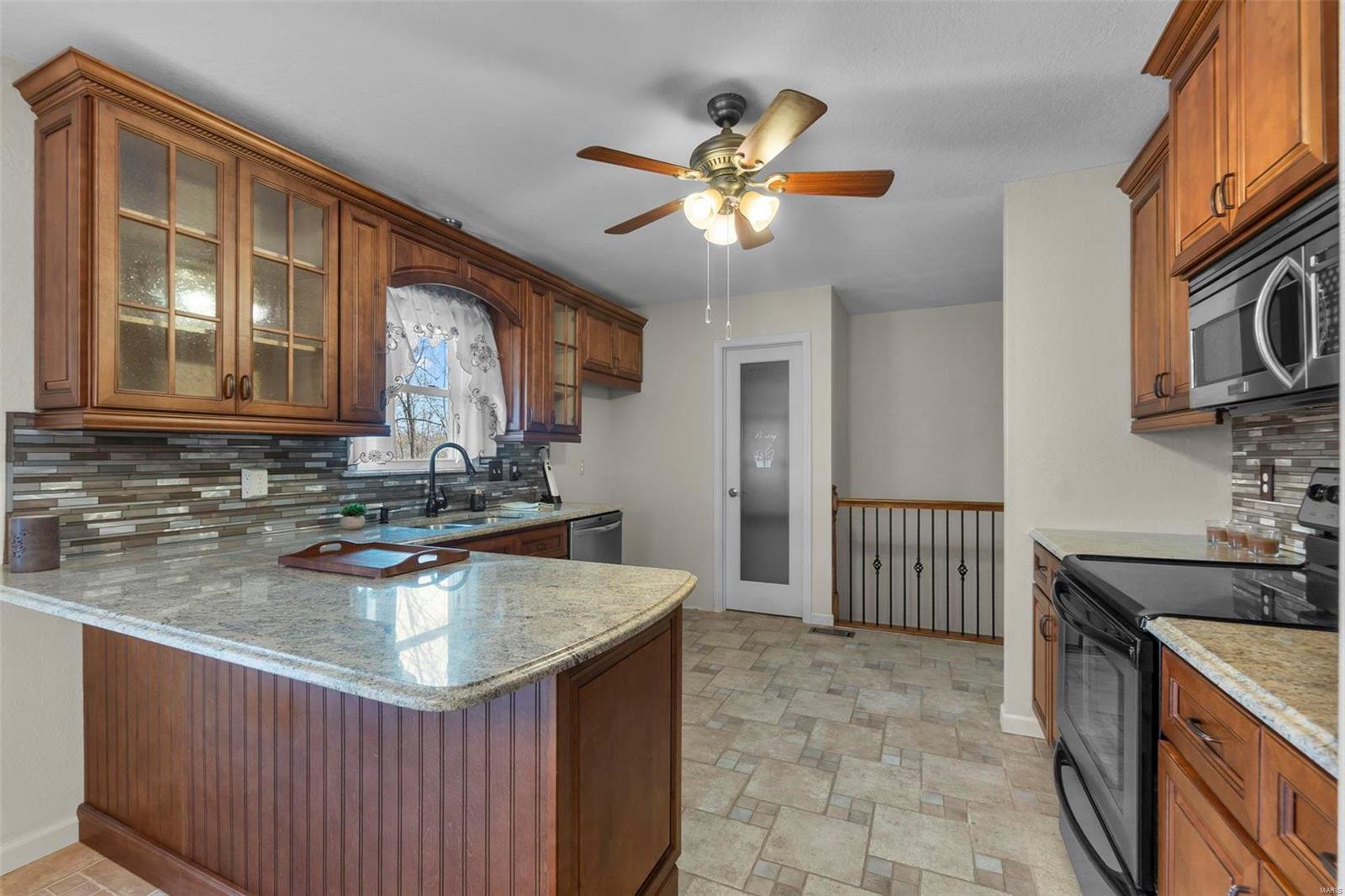 732 Woodridge Lane Property Photo 12