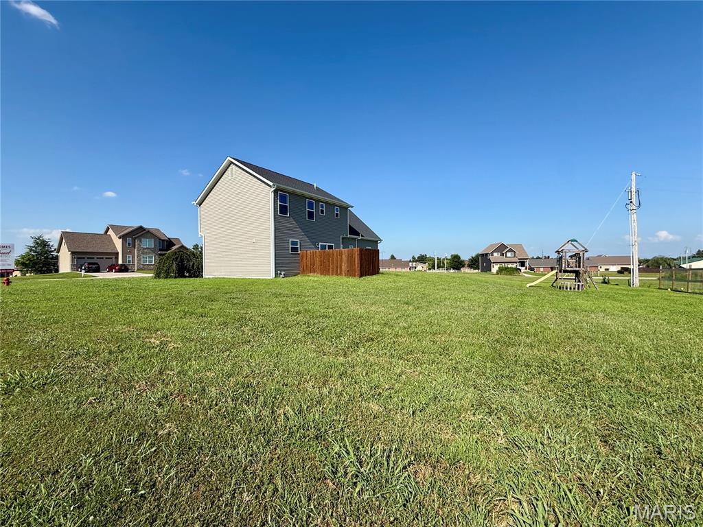 1665 Redbud Court Property Photo 2