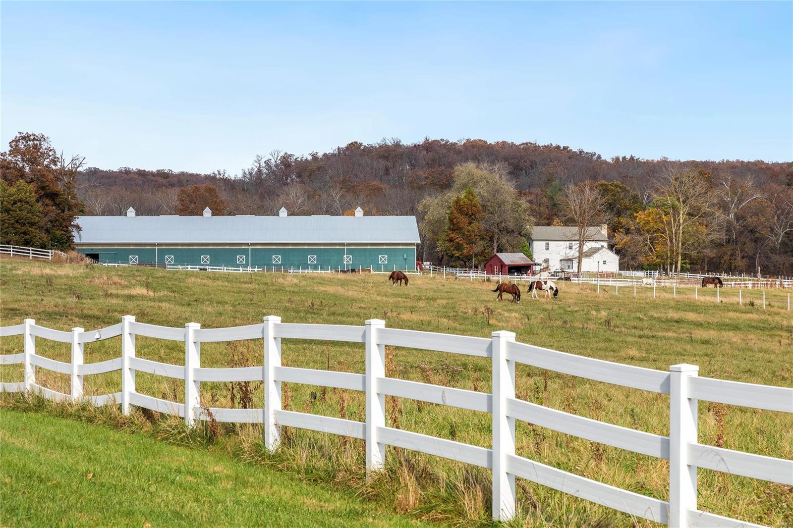 2108 Meadow Oaks Drive Property Photo 16