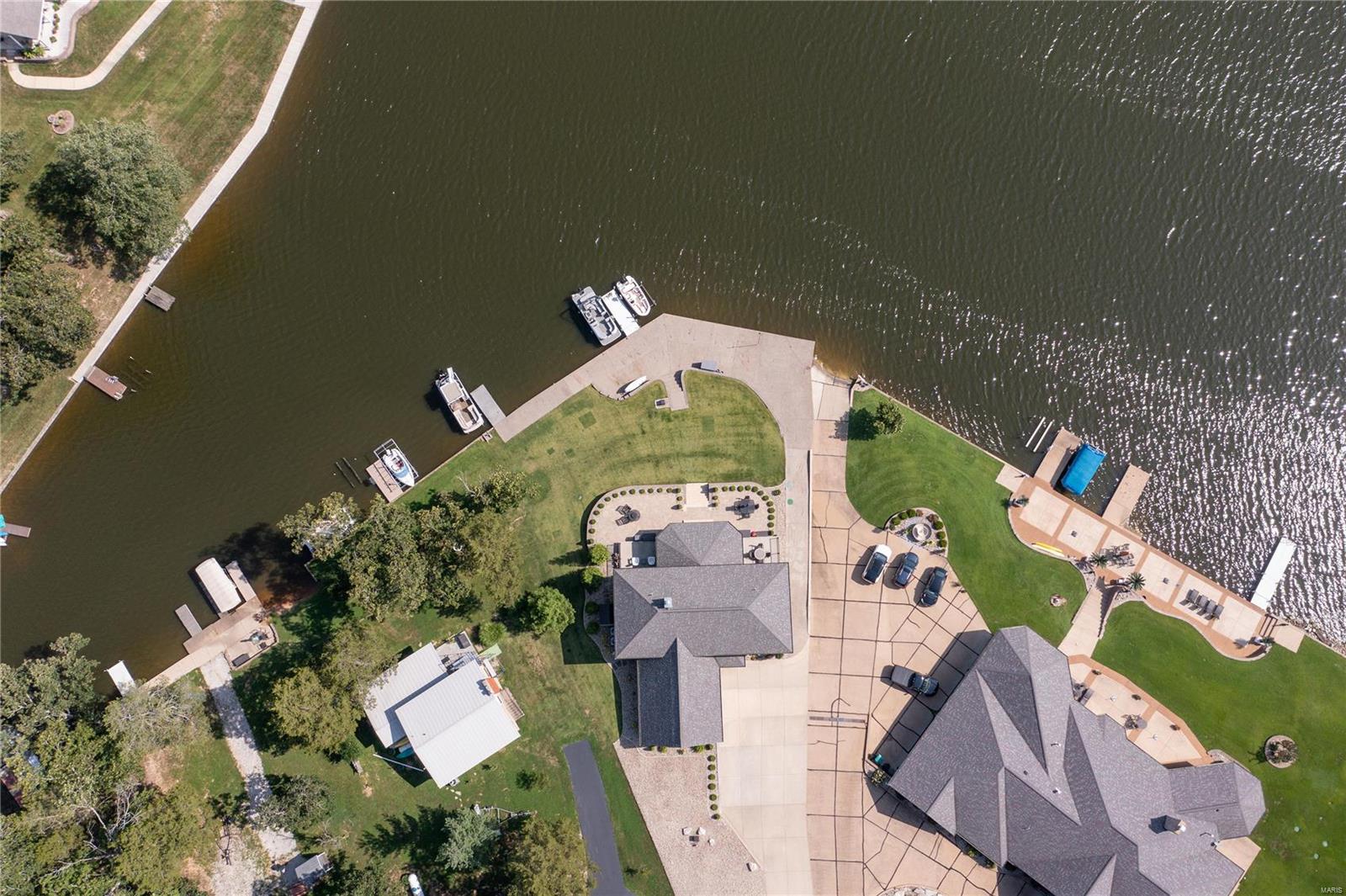 6020 N Lakeshore Drive Property Photo 2