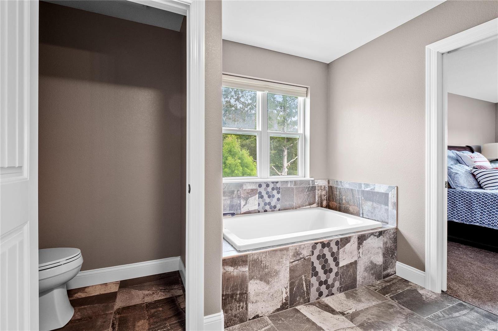 6020 N Lakeshore Drive Property Photo 31
