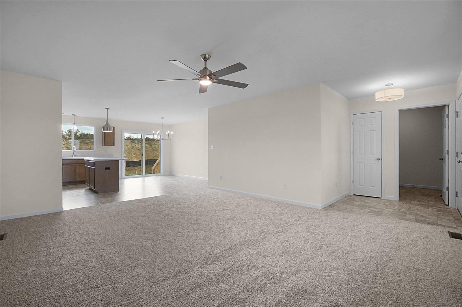 894 Woodbridge Way Property Photo 3