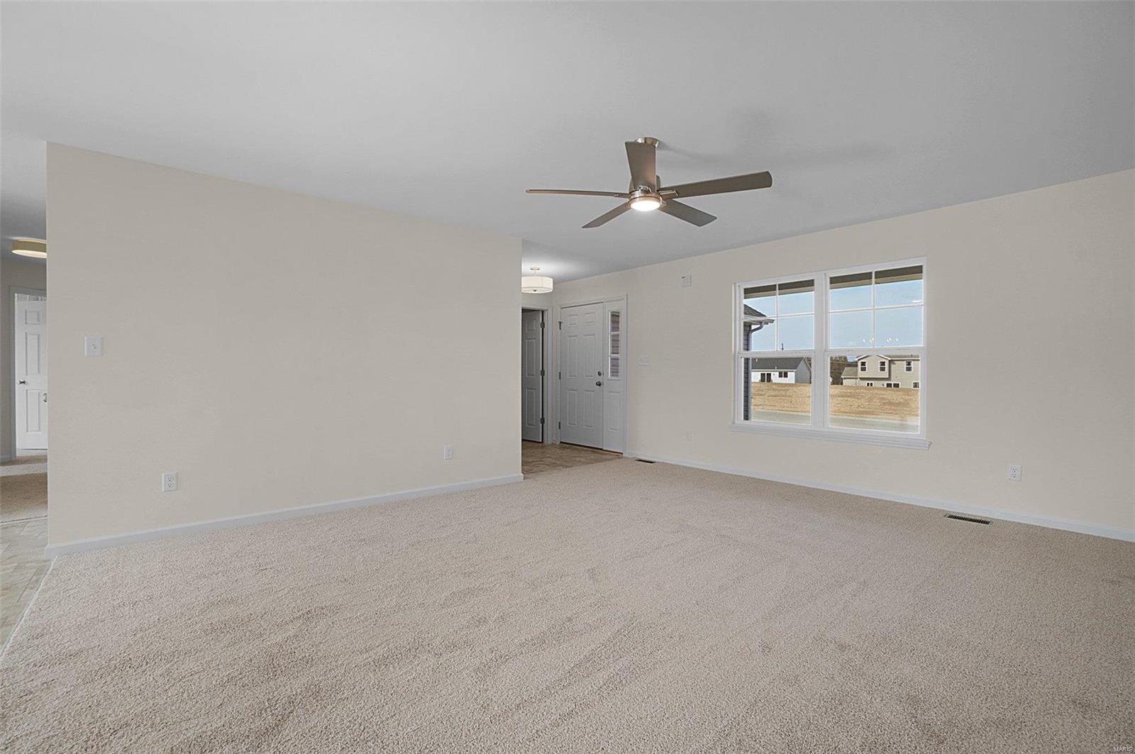 894 Woodbridge Way Property Photo 5