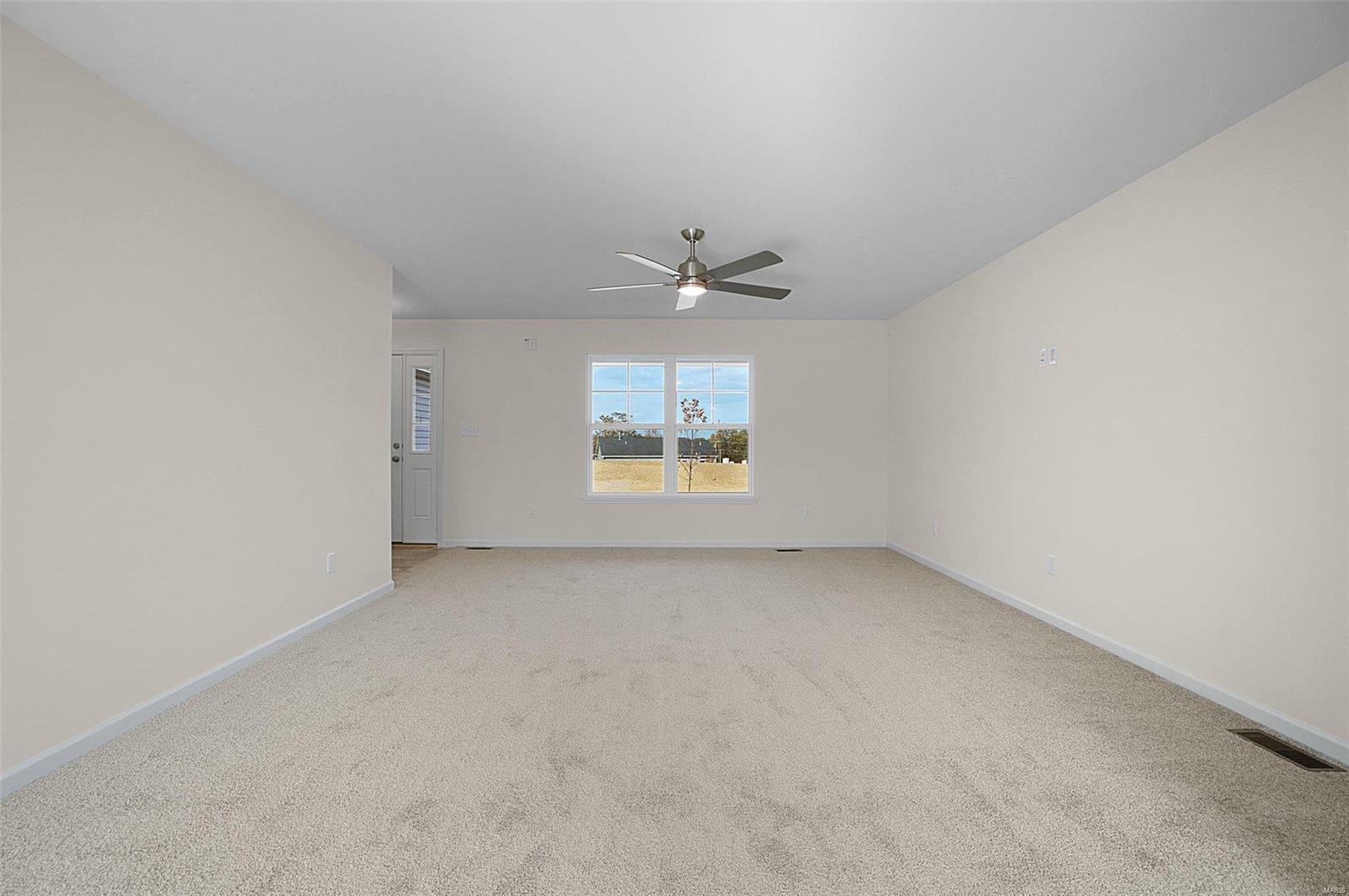 894 Woodbridge Way Property Photo 6