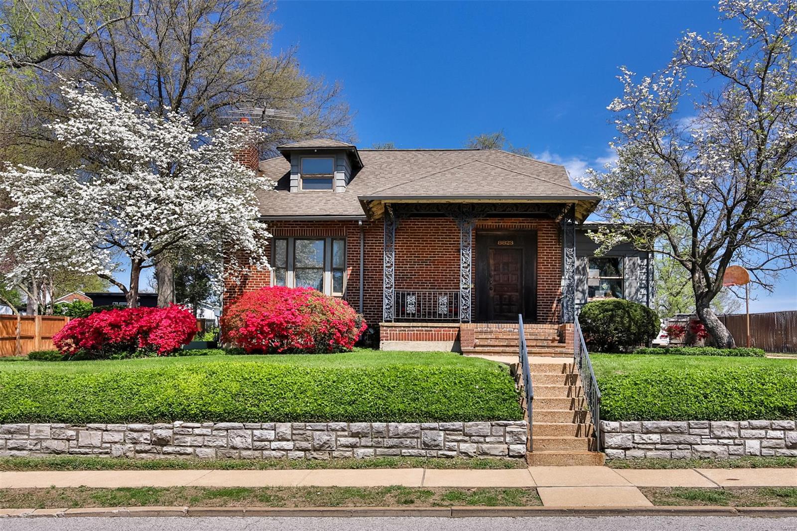 8823 Pine Avenue Property Photo