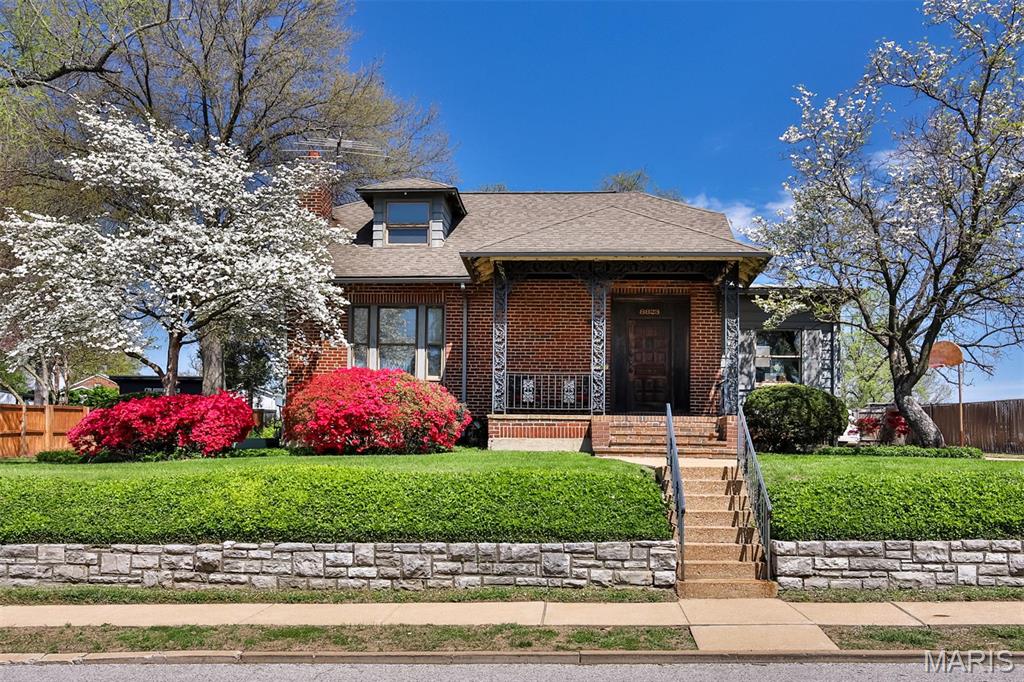8823 Pine Avenue Property Photo 1