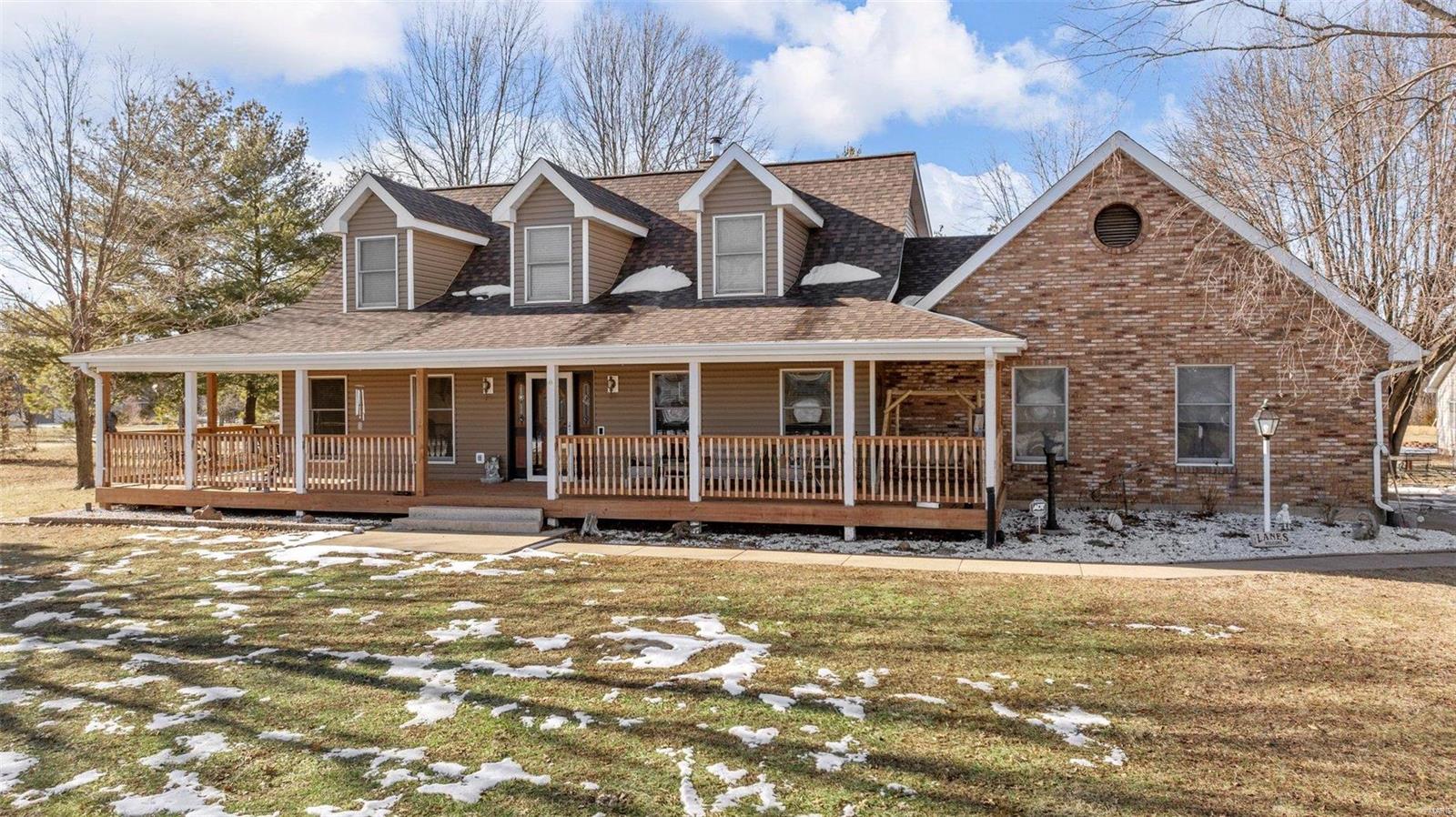 27603 Pinecrest Drive Property Photo 3