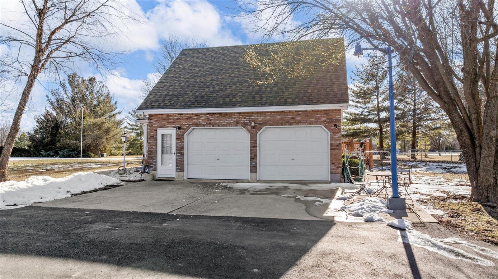 27603 Pinecrest Drive Property Photo 16