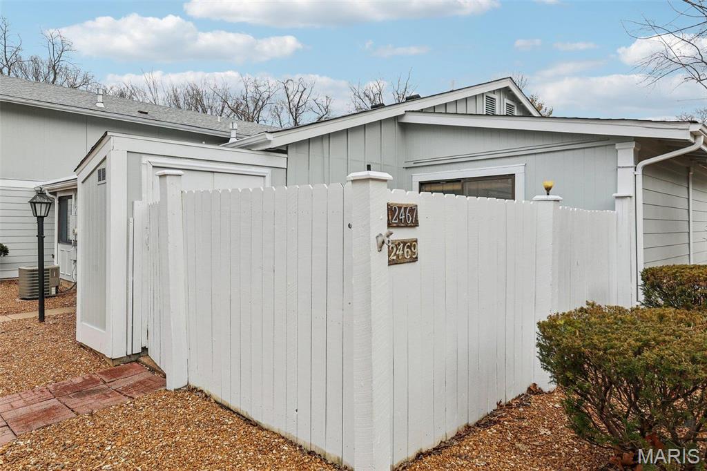 2467 Forest Shadows Drive Property Photo 5
