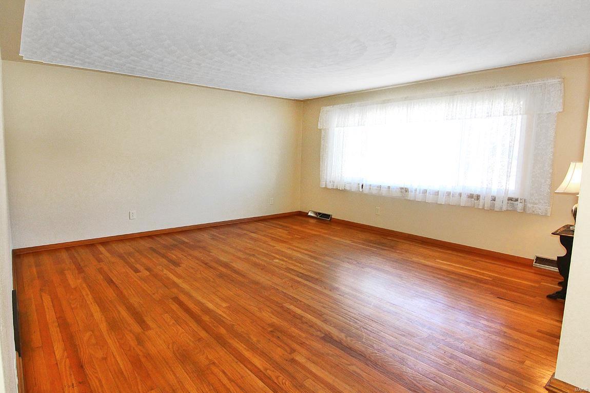 2217 Brookwood Drive Property Photo 4
