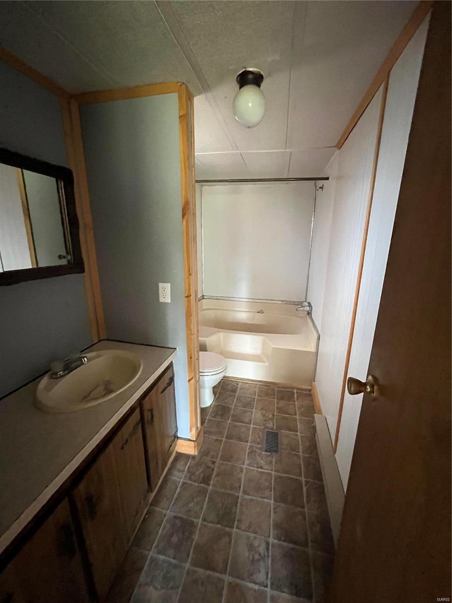 1124 Madison 271 Property Photo 10