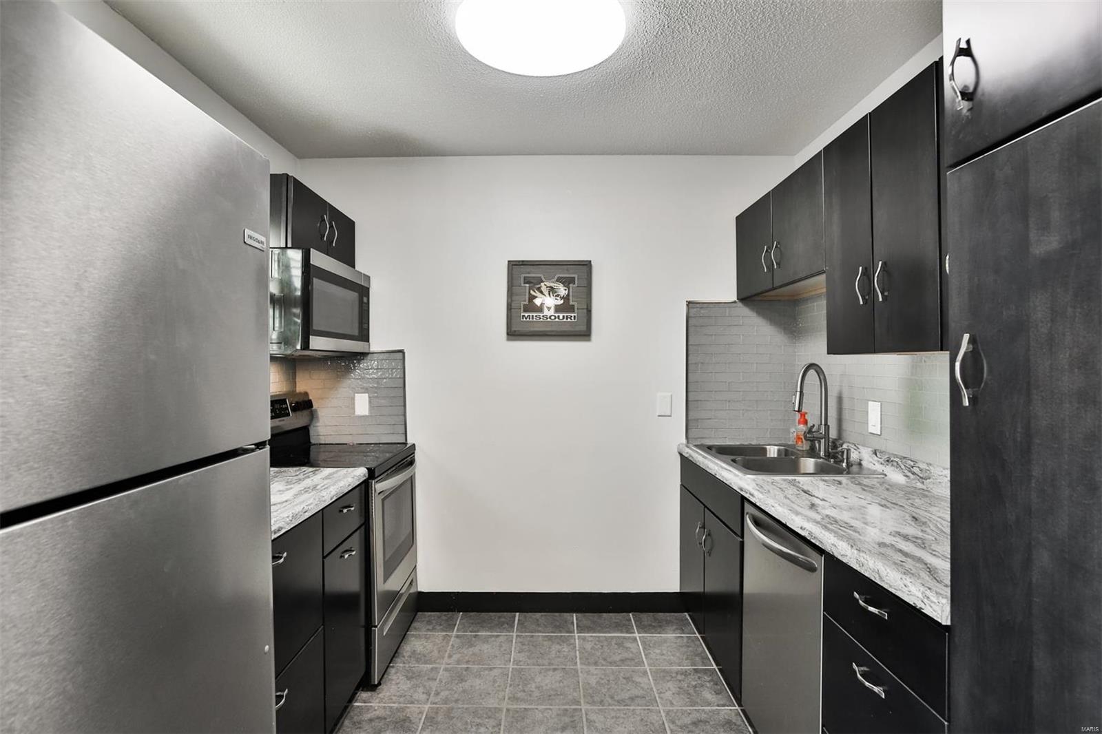 9154 Eager Road Property Photo 9