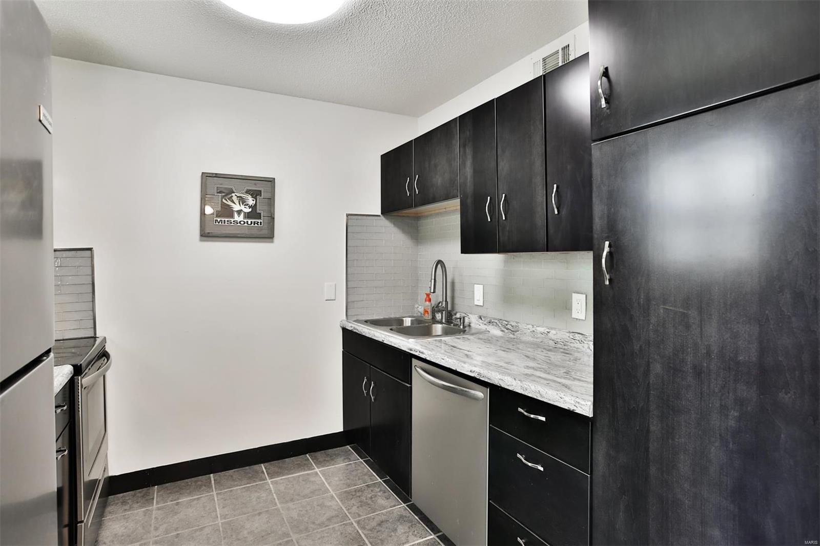 9154 Eager Road Property Photo 10