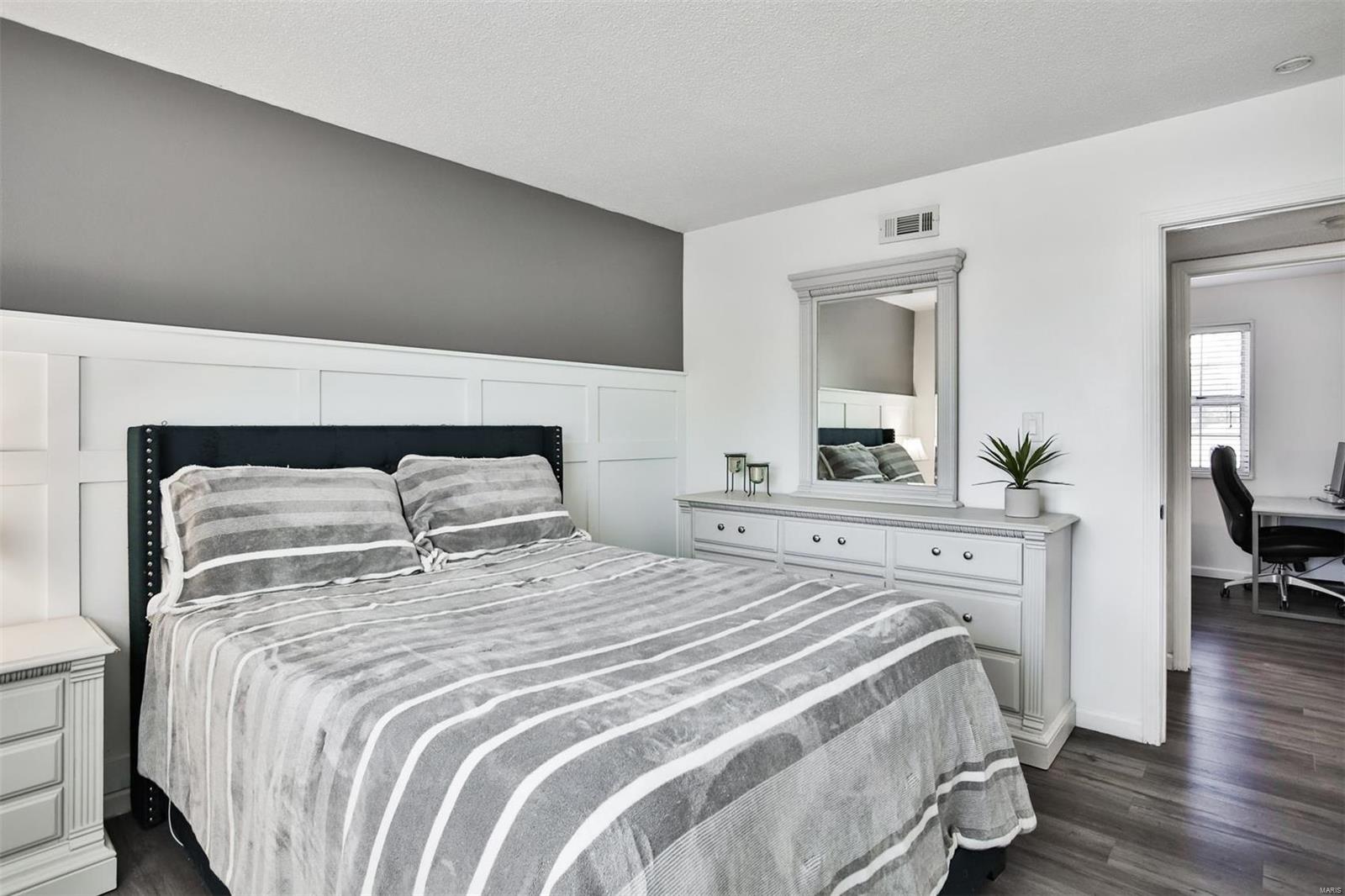 9154 Eager Road Property Photo 16
