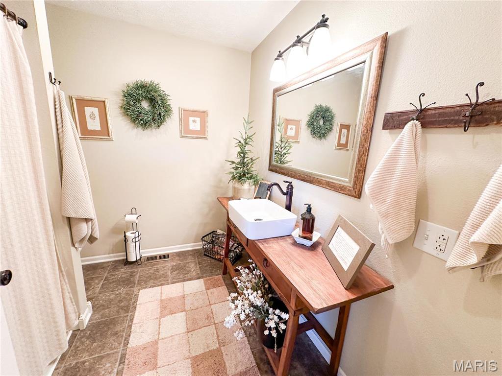 2419 County Road 3180 Property Photo 21