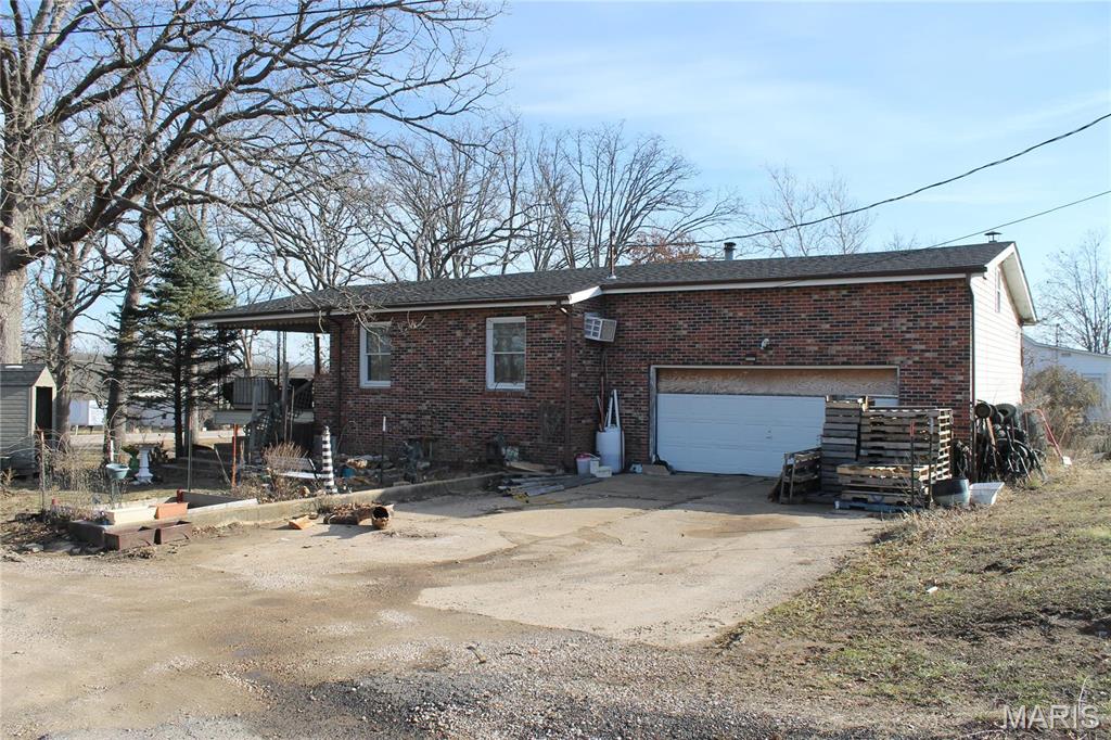 311 S Highway 185 Property Photo 4