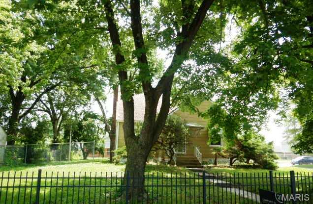 700 Pershing Street Property Photo 3
