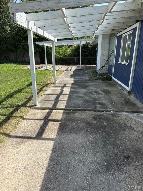 805 Derhake Road Property Photo 7
