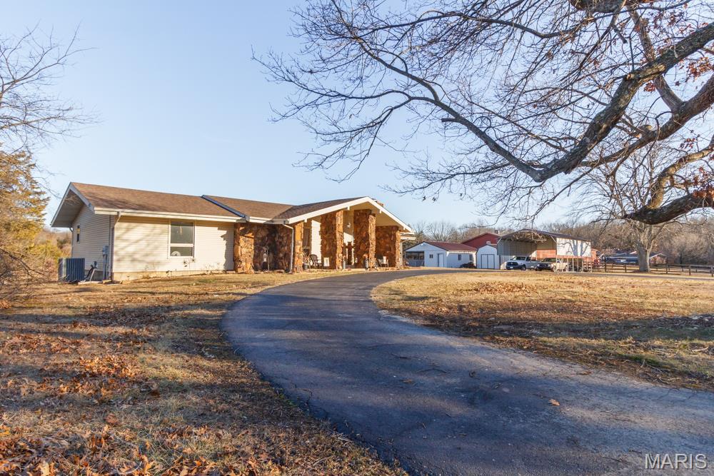 25798 Oakdale Drive Property Photo 1