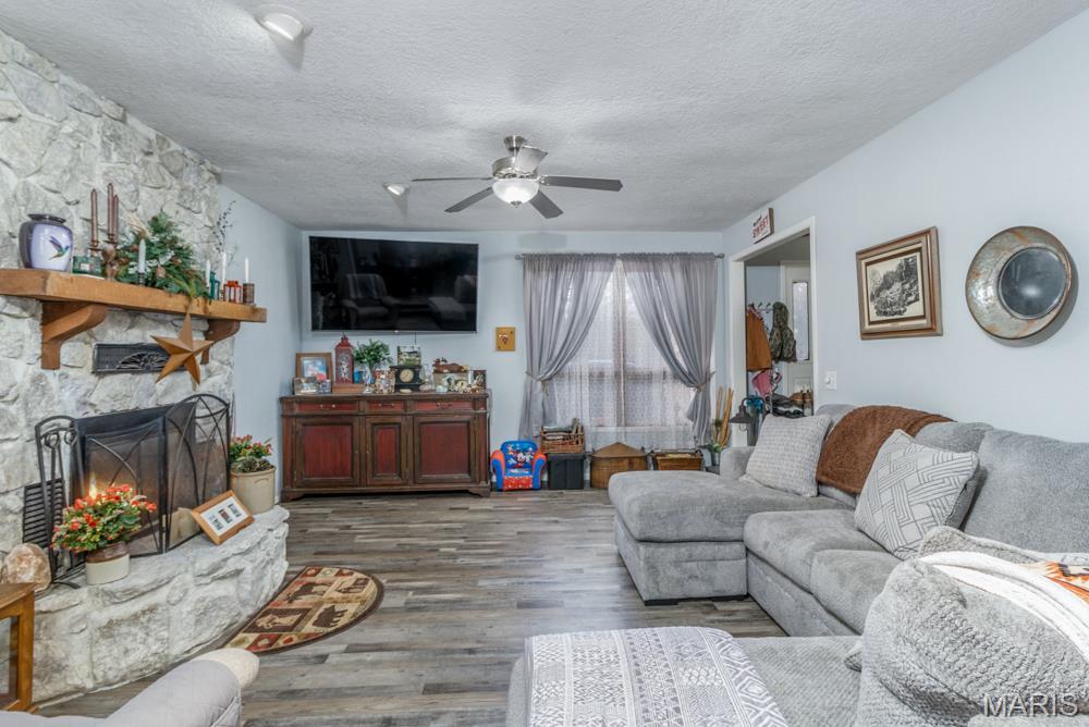 25798 Oakdale Drive Property Photo 7