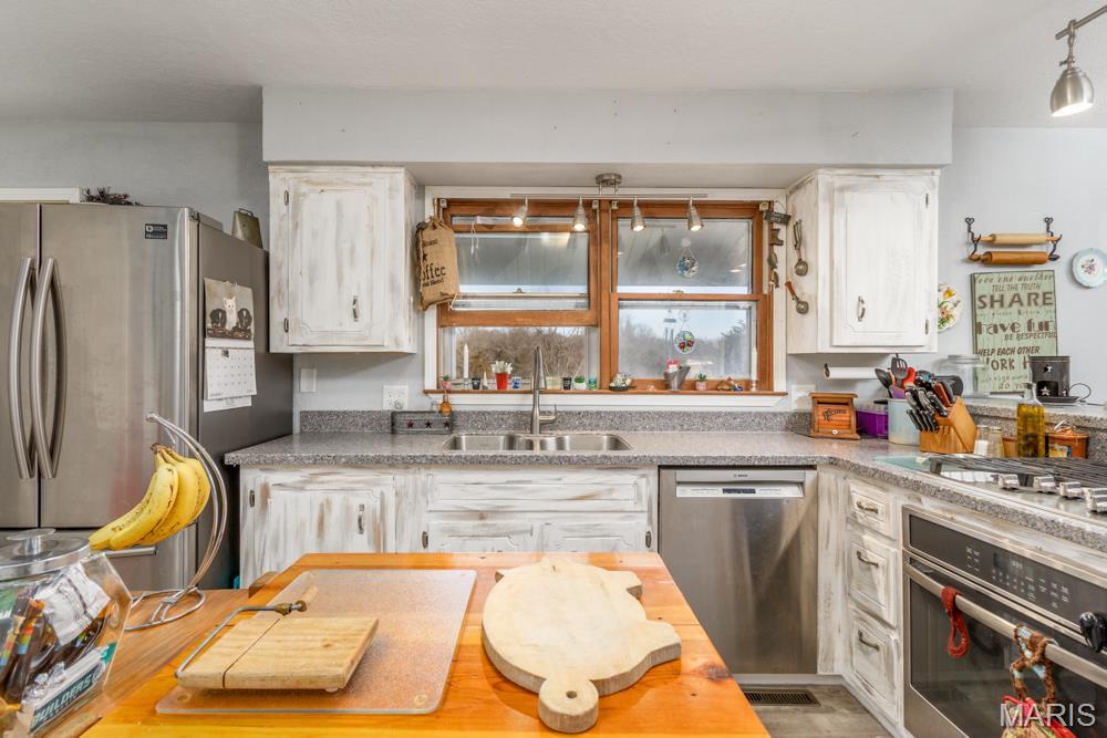25798 Oakdale Drive Property Photo 11