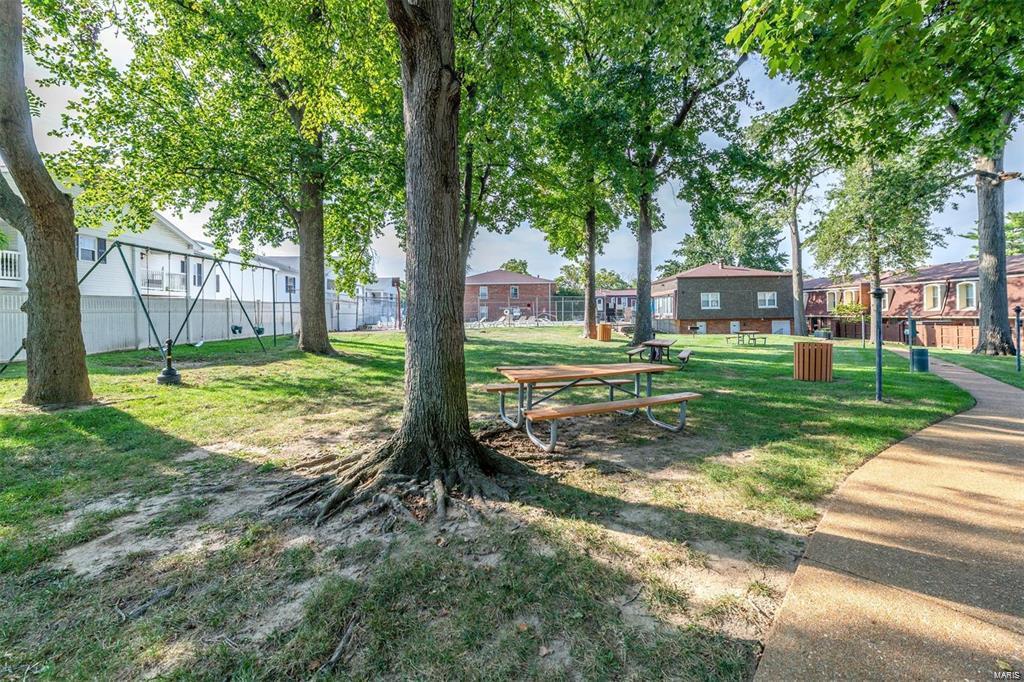 4366 Chateau De Ville Drive D Property Photo 14