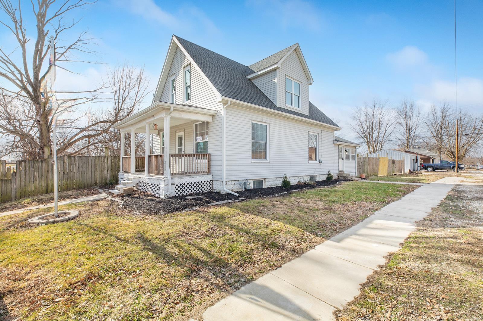 204 S Railroad Street Property Photo 1
