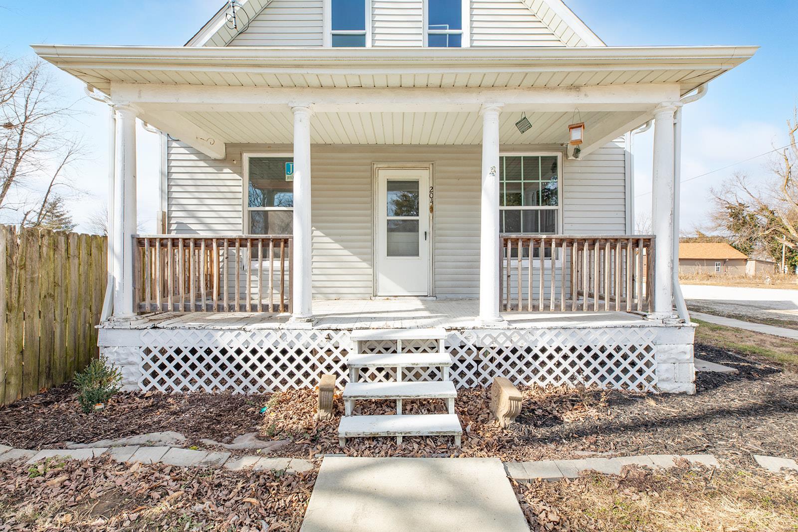204 S Railroad Street Property Photo 2