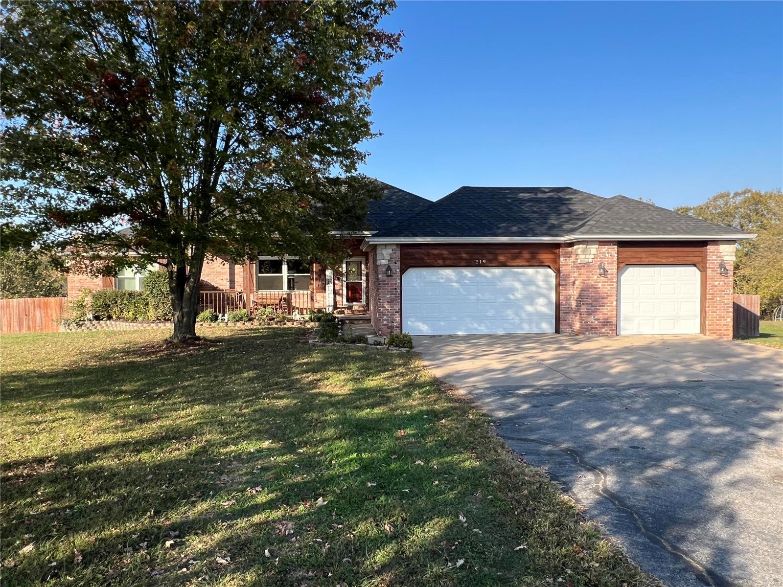 219 E Creekview Road Property Photo