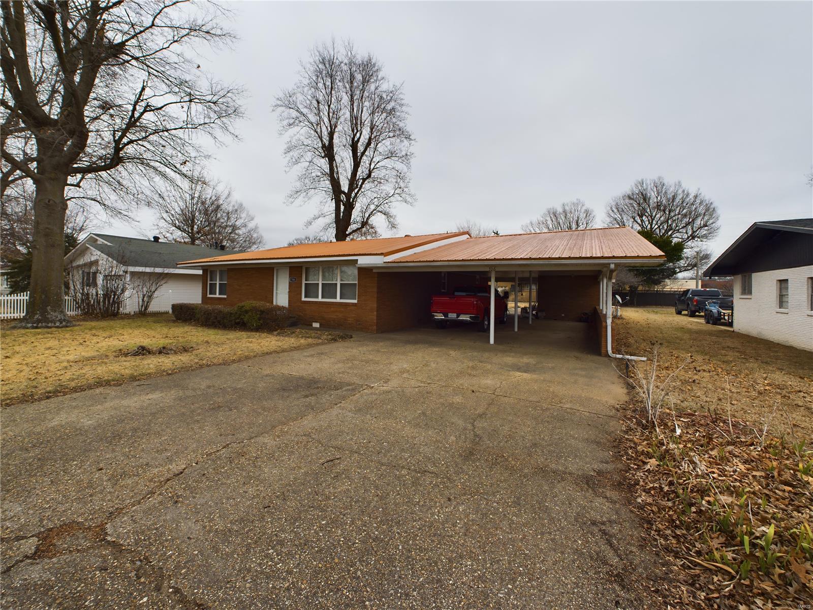 706 Smith Street Property Photo 3