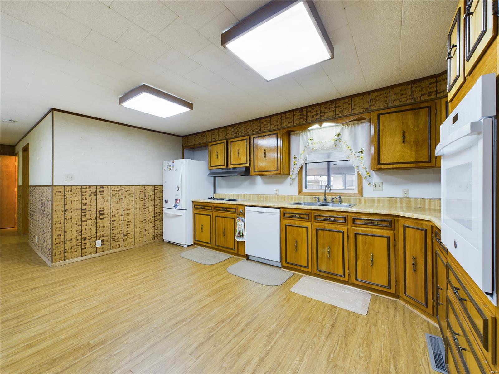 706 Smith Street Property Photo 10