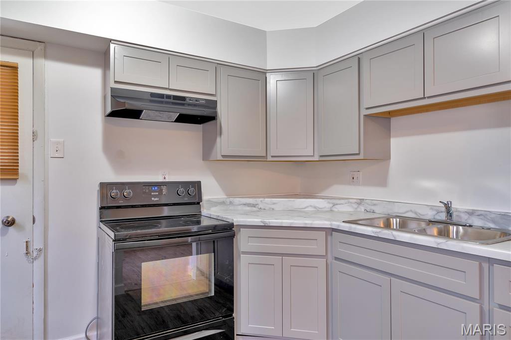 7579 Hazelcrest Drive A Property Photo 5