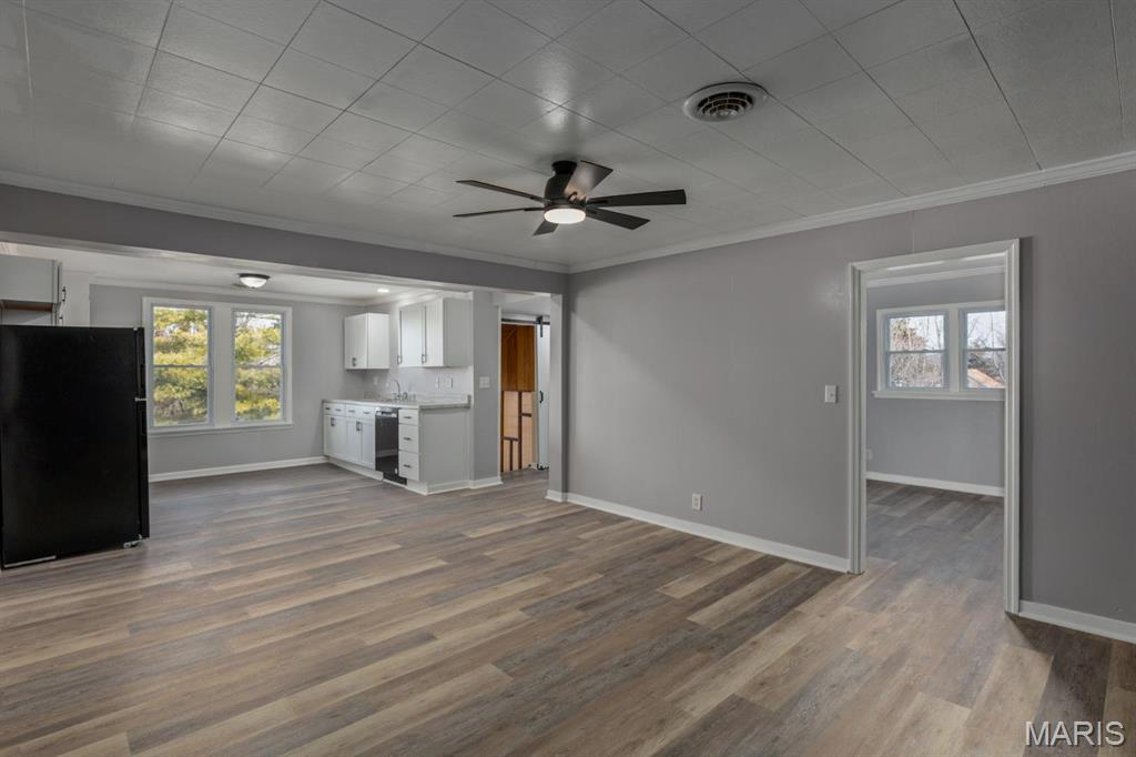 209 S Montgomery St Property Photo 10
