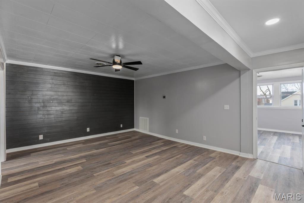 209 S Montgomery St Property Photo 13